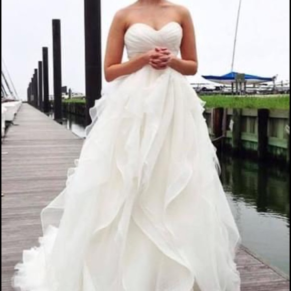 Hayley Paige “Sophie” wedding dress. Sample size - Picture 3 of 7